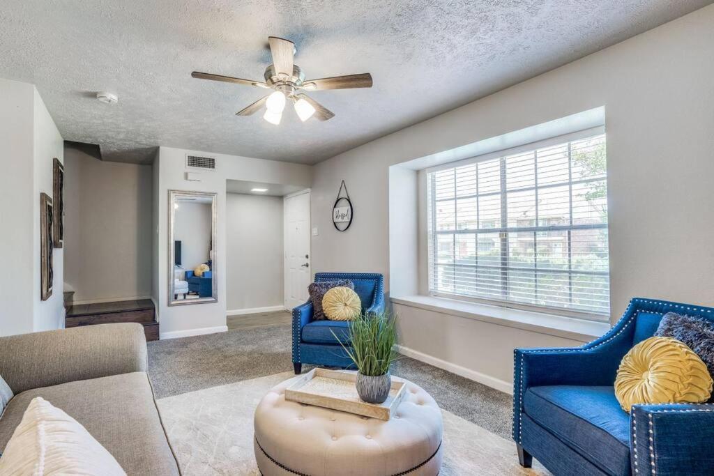 Mpressive Hideaway! * Grand Prairie